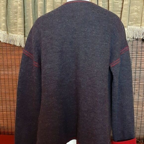 Vintage‎ Womans  100%Wool Gray Sweater Red Trim L - Picture 3 of 5
